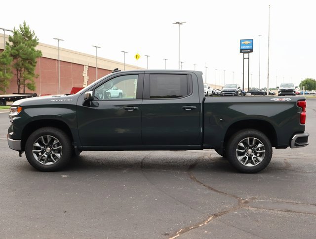 2025 Chevrolet Silverado 1500 LT photo 25