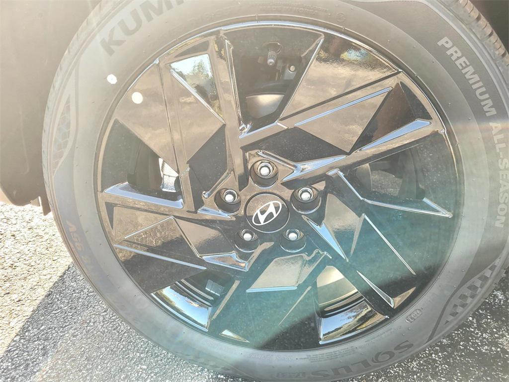 2026 Hyundai Kona SEL photo 8