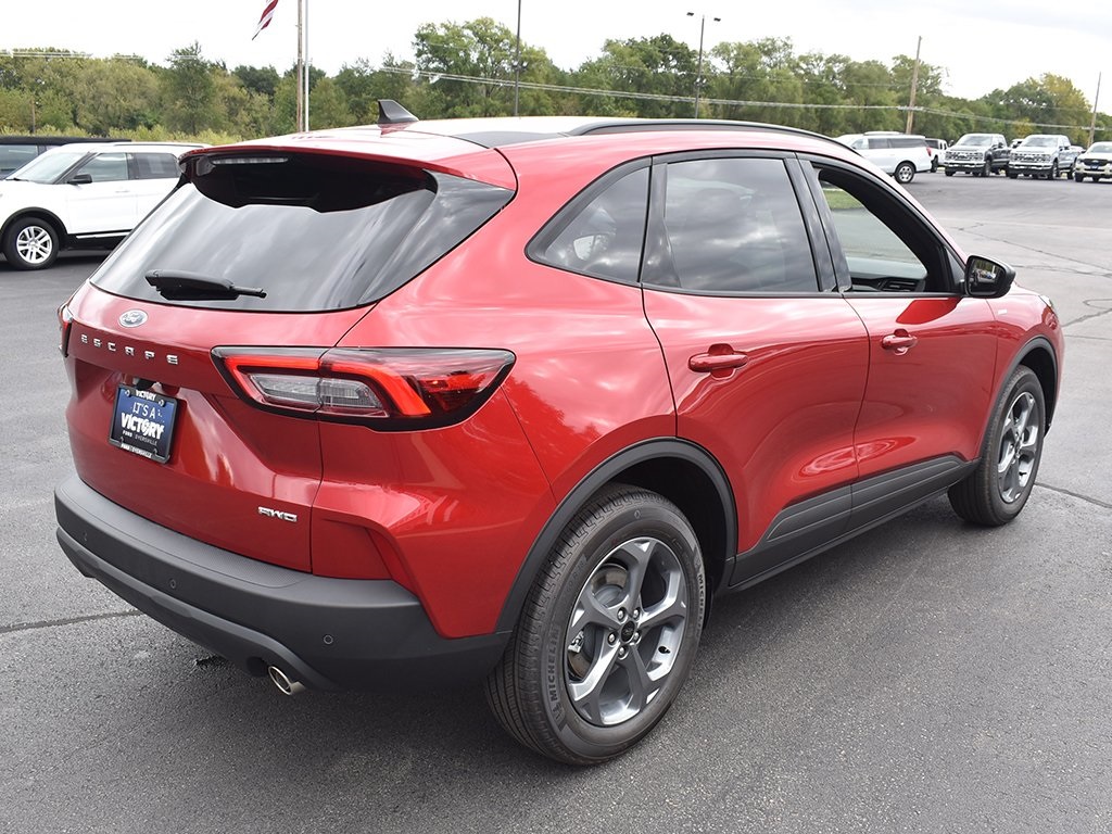 2025 Ford Escape ST-Line photo 13