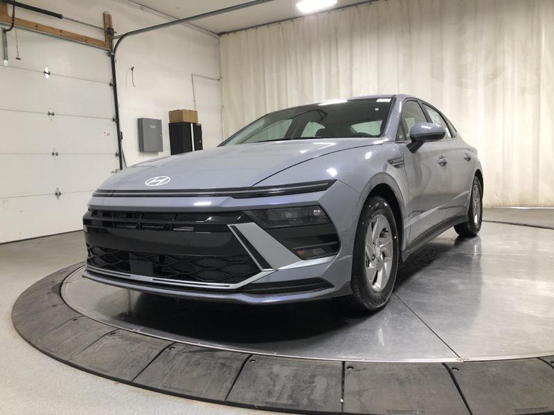 2025 Hyundai Sonata SE photo 3