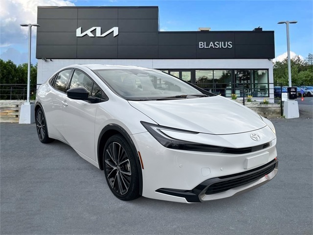 2024 Toyota Prius Limited photo 2