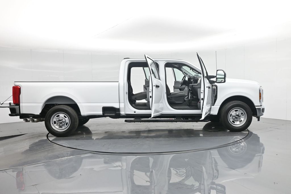 2025 Ford F-350 Super Duty XL