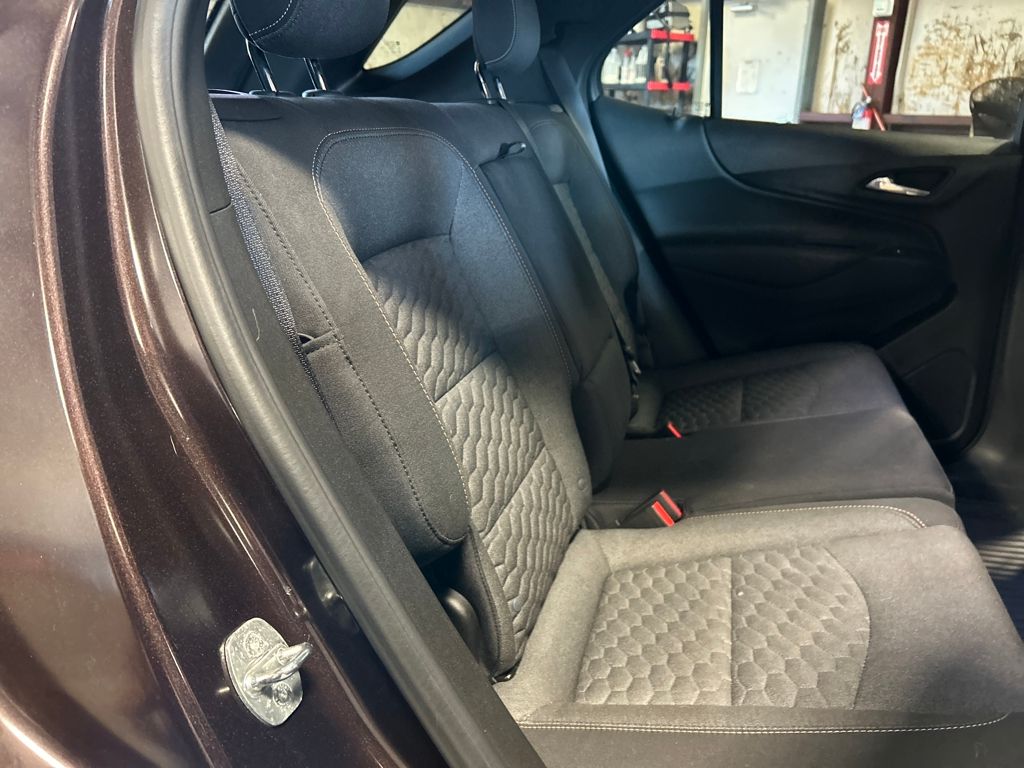 2020 Chevrolet Equinox LT photo 28