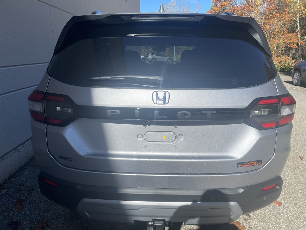 2025 Honda Pilot TrailSport photo 4