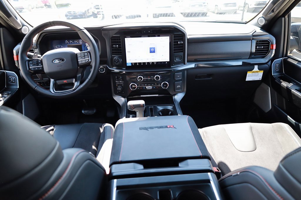 2025 Ford F-150 Raptor photo 18