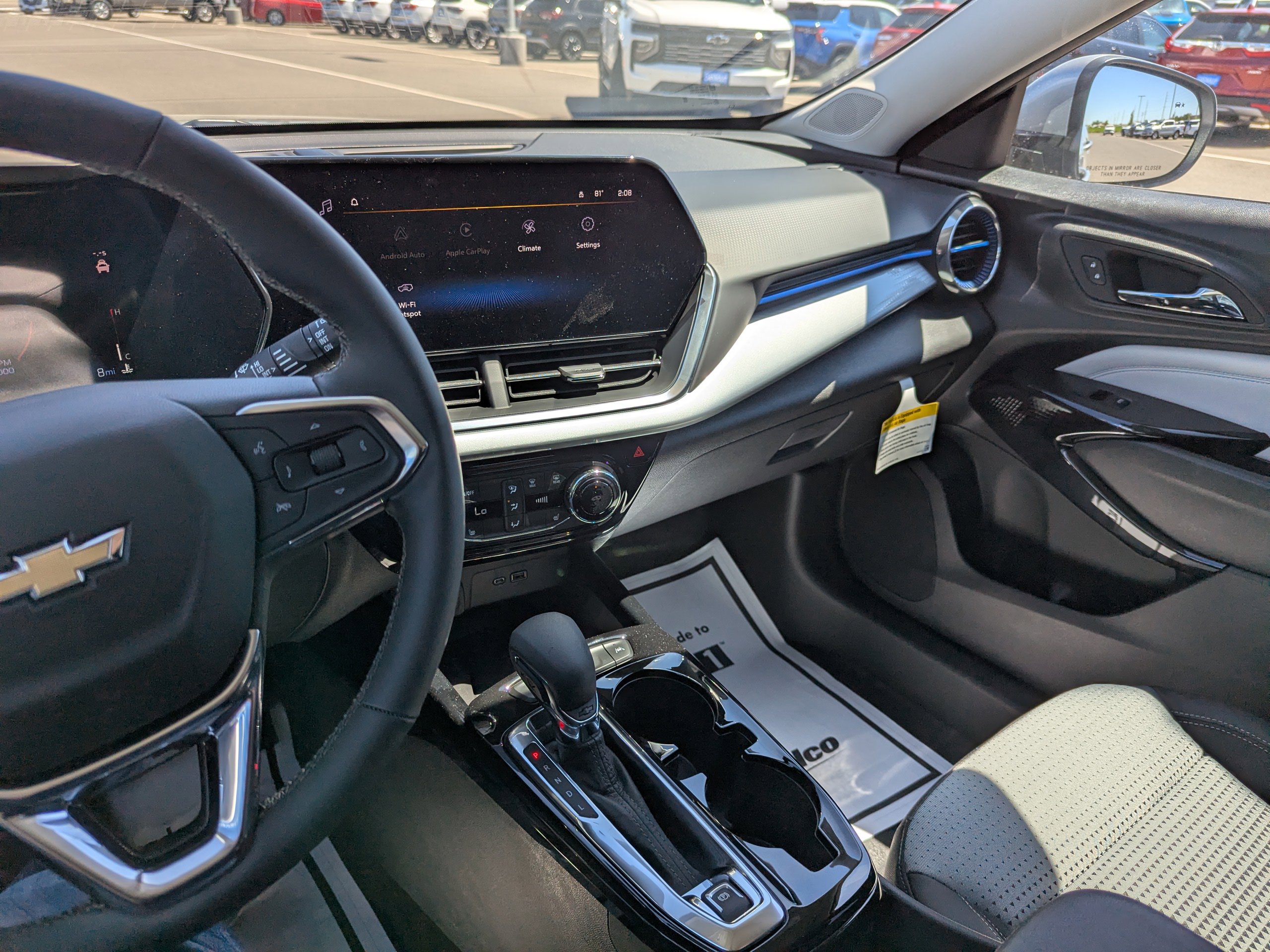 2025 Chevrolet Trax LT photo 17