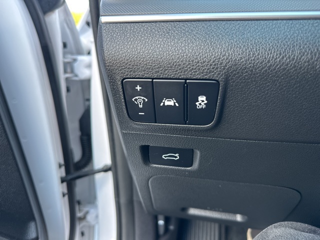 2022 Kia K5 LXS photo 24
