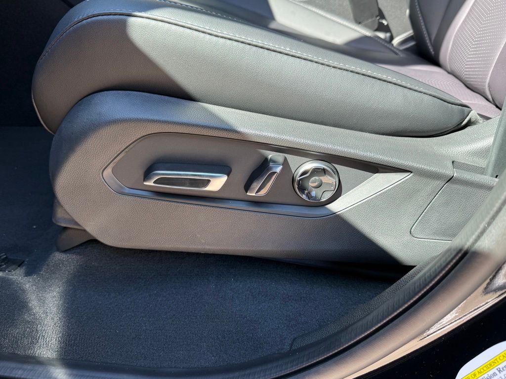 2025 Acura MDX SH-AWD Technology photo 23