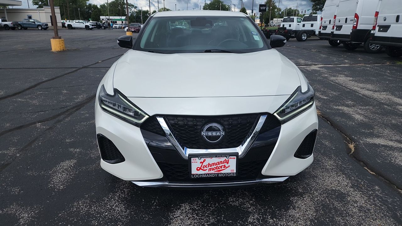 2023 Nissan Maxima SV photo 3