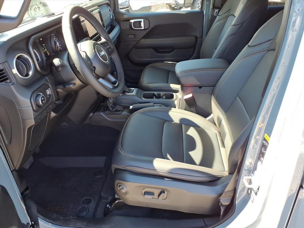 2025 Jeep Gladiator Sport photo 3