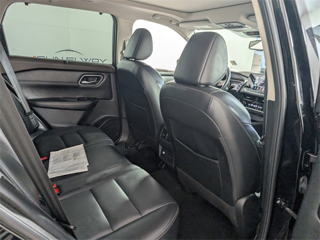 2021 Nissan Rogue SL photo 18