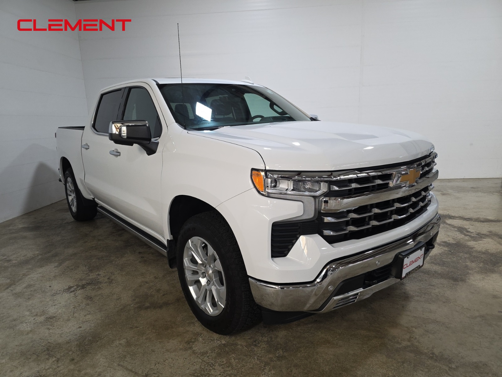 2024 Chevrolet Silverado 1500 LTZ photo 3