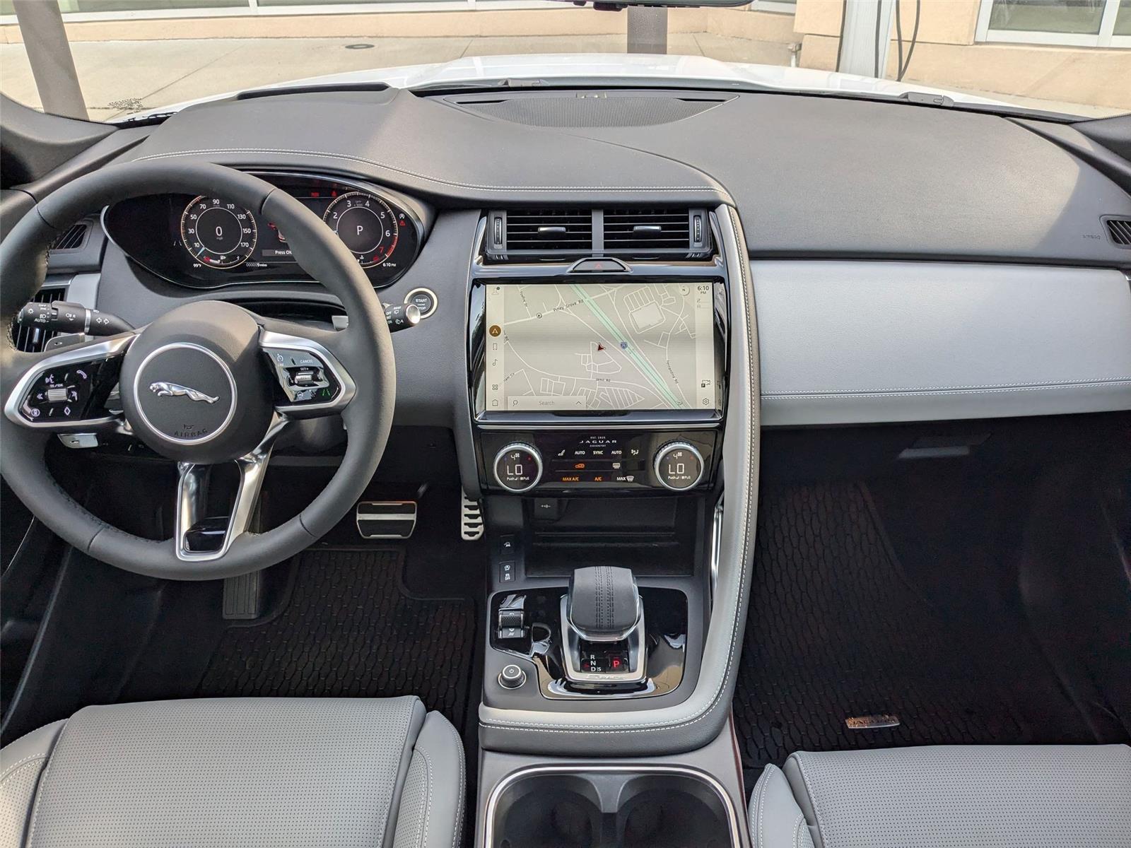 2024 Jaguar E-PACE R-Dynamic SE photo 29