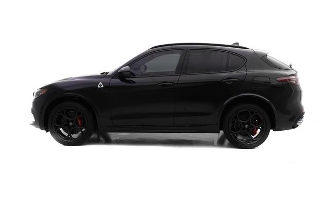 2024 Alfa Romeo Stelvio Quadrifoglio photo 3
