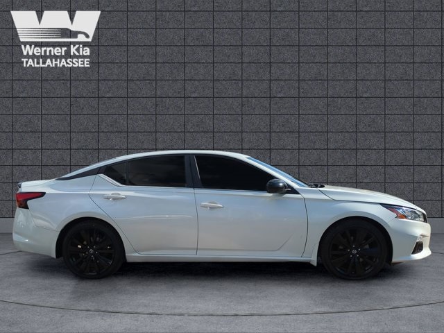 2022 Nissan Altima 2.5 SR photo 3