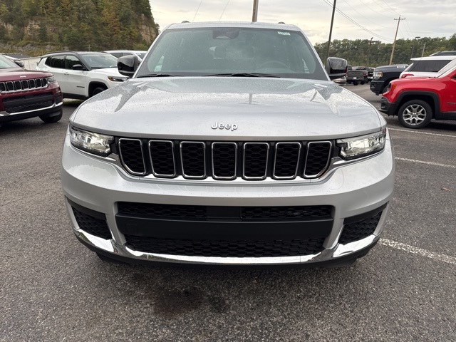 2025 Jeep Grand Cherokee Laredo X photo 4