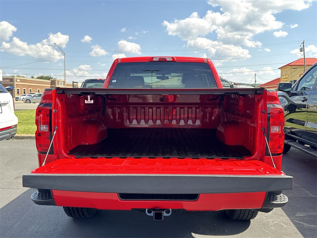 2018 Chevrolet Silverado 1500 Custom photo 28