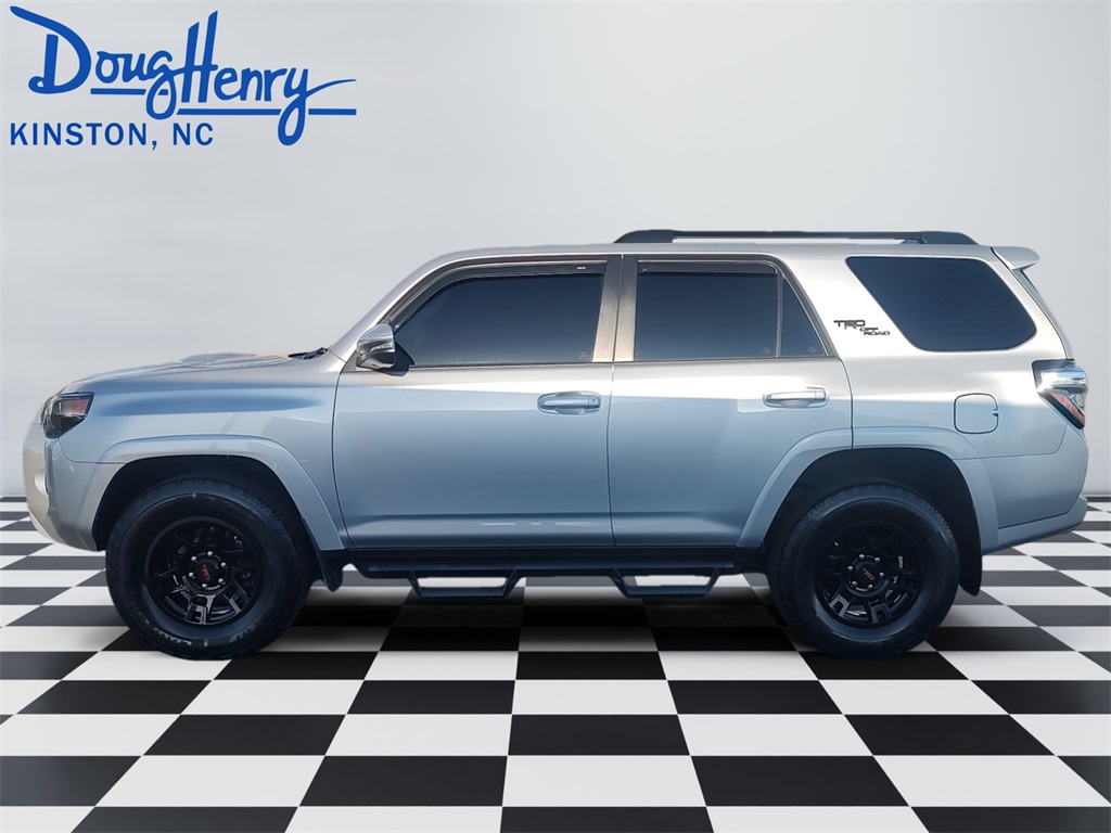 2022 Toyota 4Runner TRD Premium 4WD photo 2