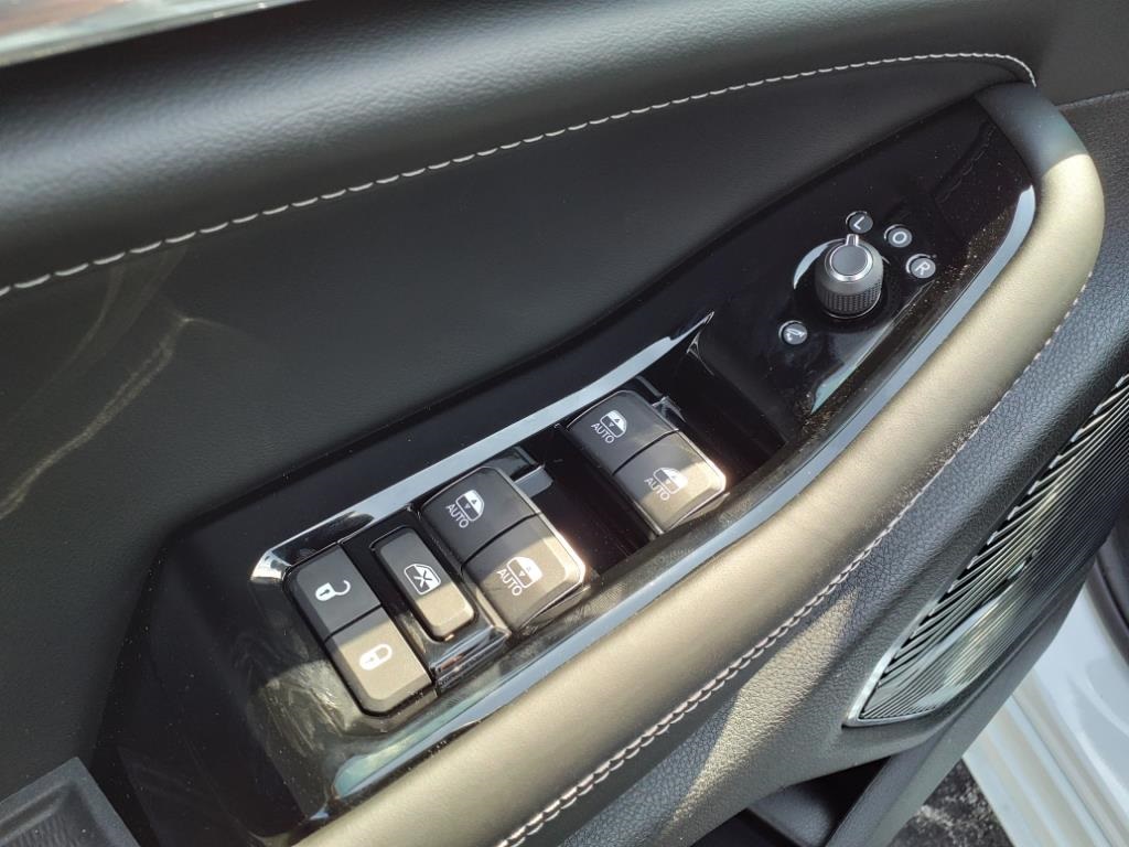 2023 Jeep Cherokee Overland 4xe photo 8