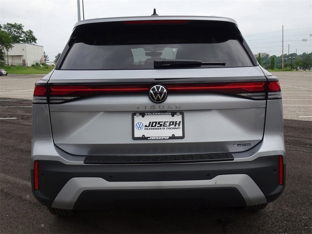 2025 Volkswagen Tiguan S photo 4