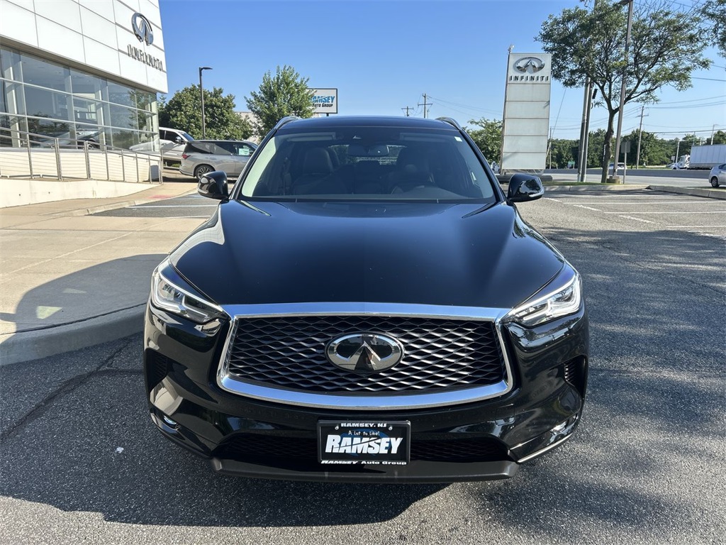 2022 Infiniti QX50 Luxe photo 2