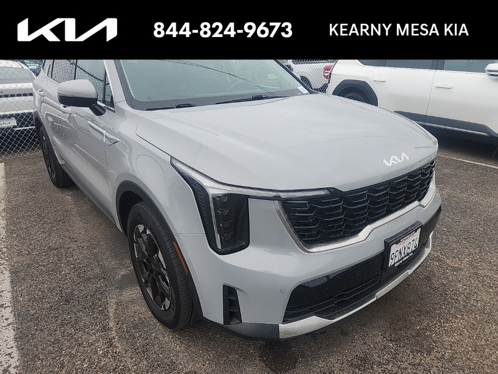 2025 Kia Sorento S's photo