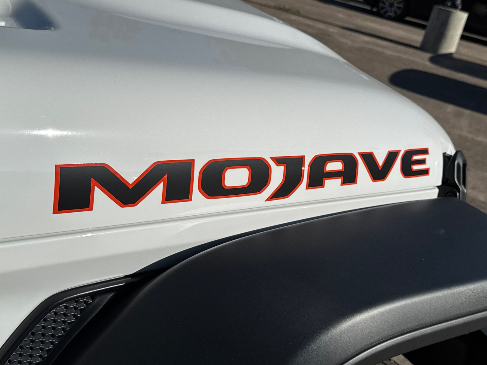 2025 Jeep Gladiator Mojave photo 2