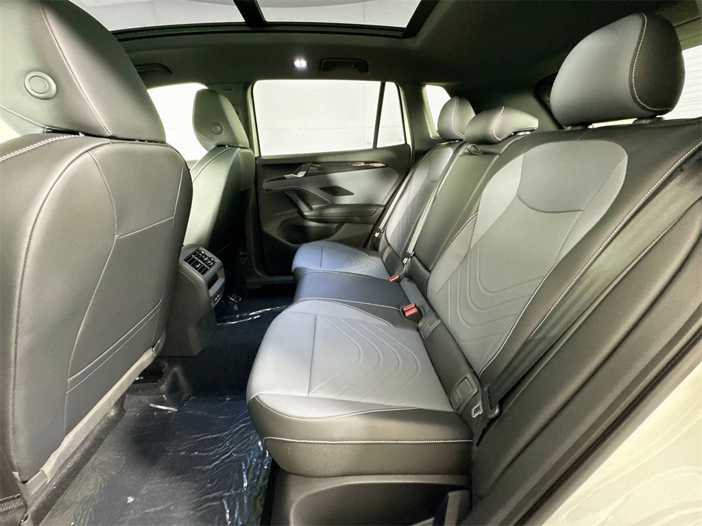 2025 Volkswagen Tiguan SE R-Line Black photo 14