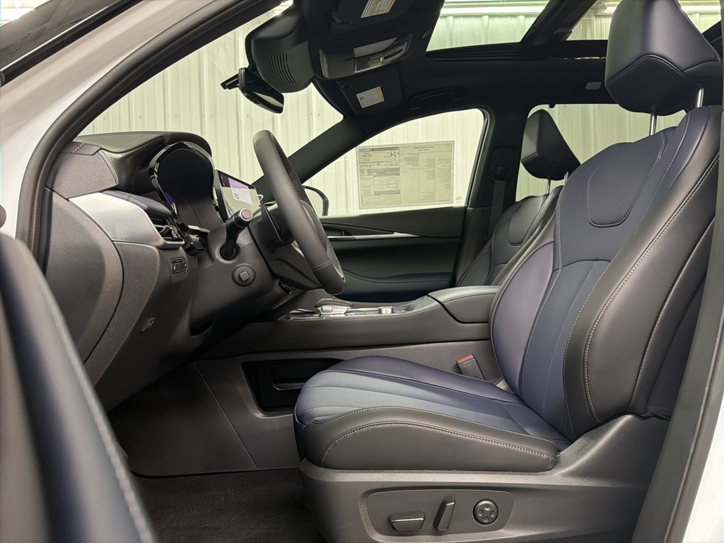 2026 Infiniti QX60 AWD photo 12
