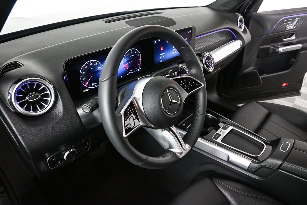 2025 Mercedes Benz GLB 250 photo 4