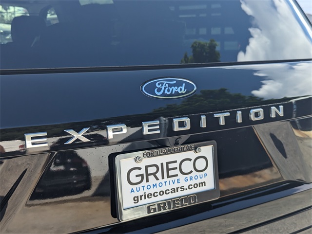 2025 Ford Expedition photo 12