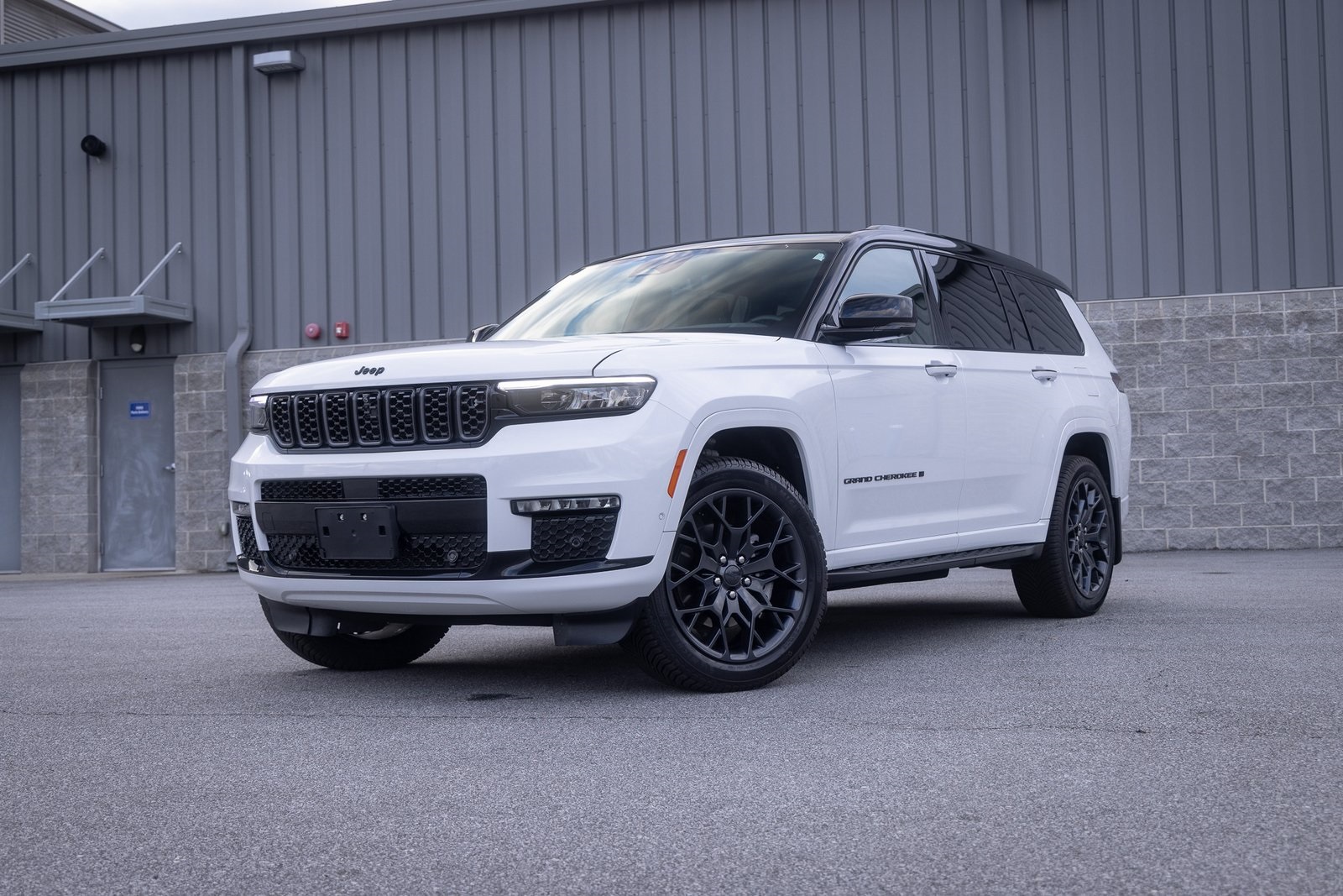 2025 Jeep Grand Cherokee L Summit's photo