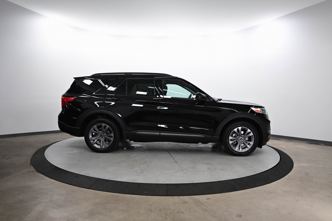 2022 Ford Explorer XLT photo 2