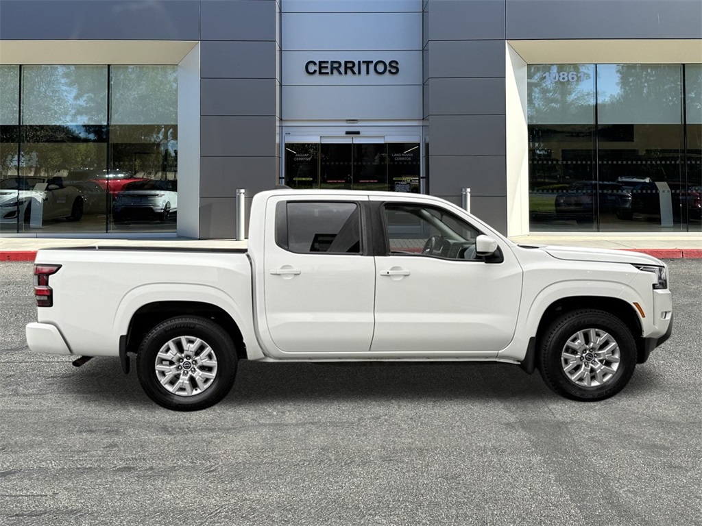 2022 Nissan Frontier SV photo 4