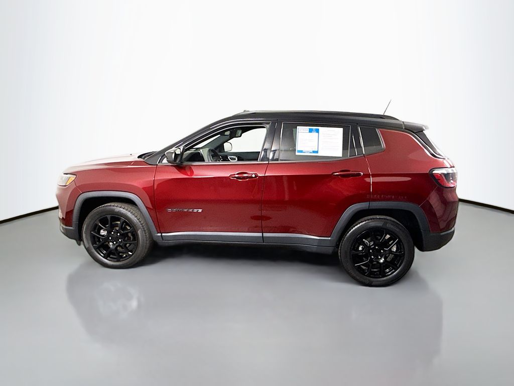 2022 Jeep Compass Altitude photo 2