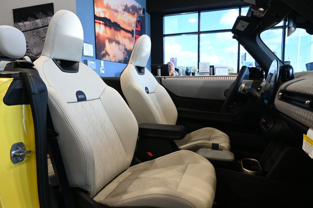 2026 Mini Cooper Convertible Signature photo 19