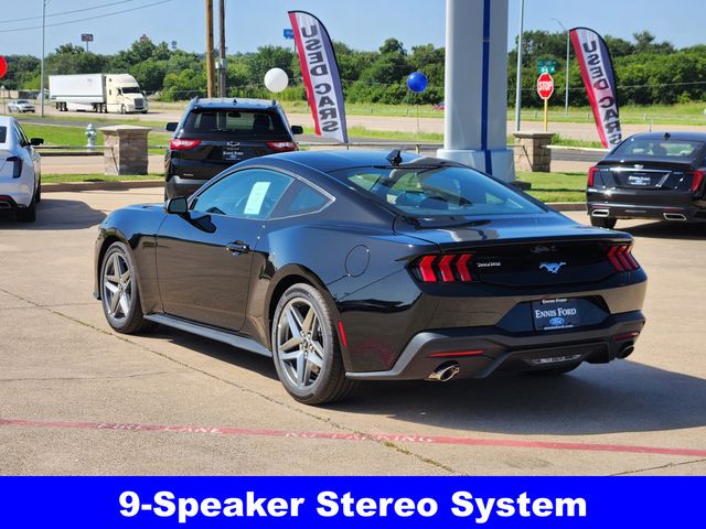 2025 Ford Mustang EcoBoost photo 4