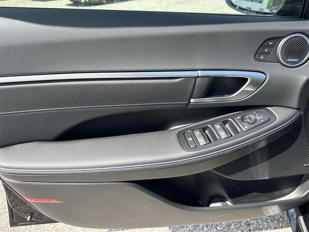 2025 Hyundai Sonata Hybrid Limited photo 30