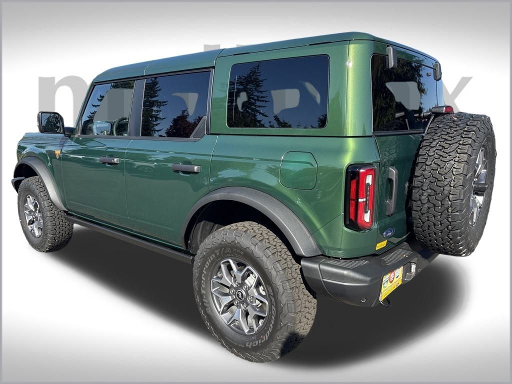 2025 Ford Bronco Badlands photo 3