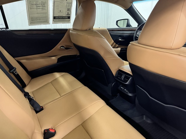 2022 Lexus ES 350 photo 18