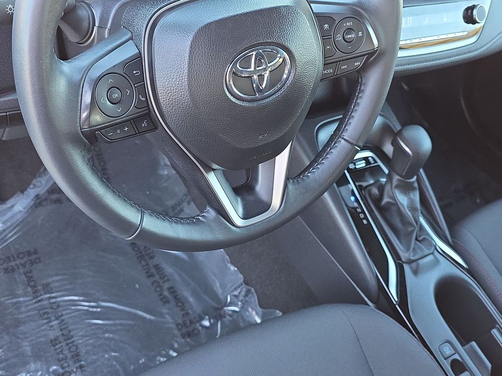 2025 Toyota Corolla SE photo 11