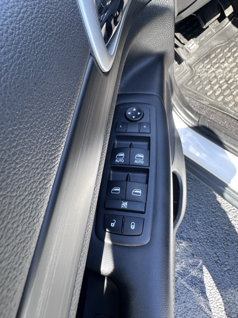 2022 Jeep Cherokee Laredo X photo 10