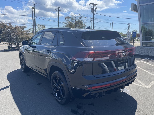 2026 Volkswagen Atlas Cross Sport SEL R-Line photo 8