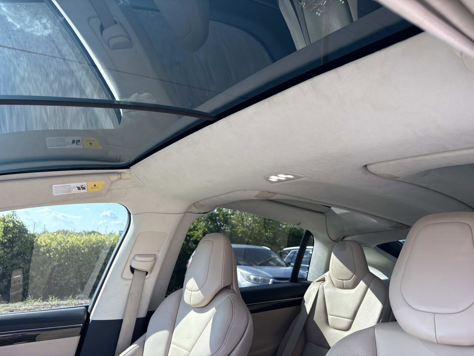 2016 Tesla Model X 90D photo 26