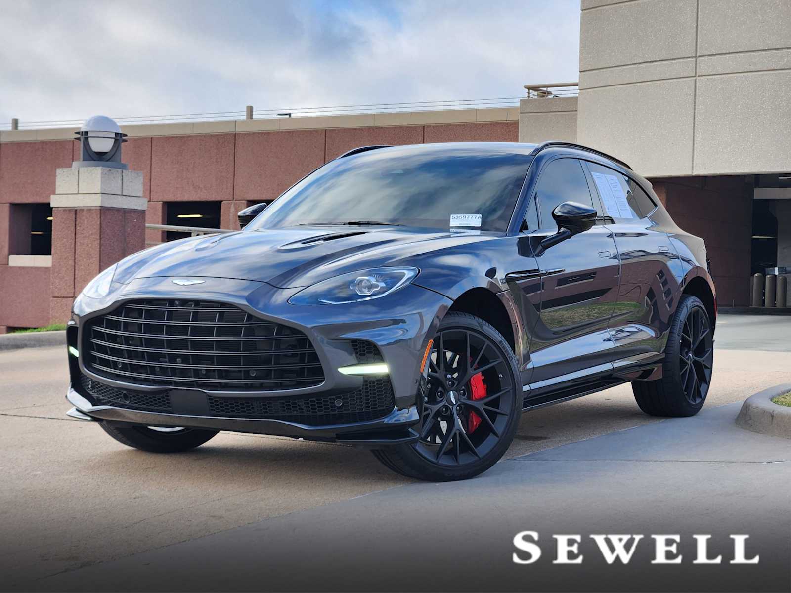 2025 Aston Martin DBX 707