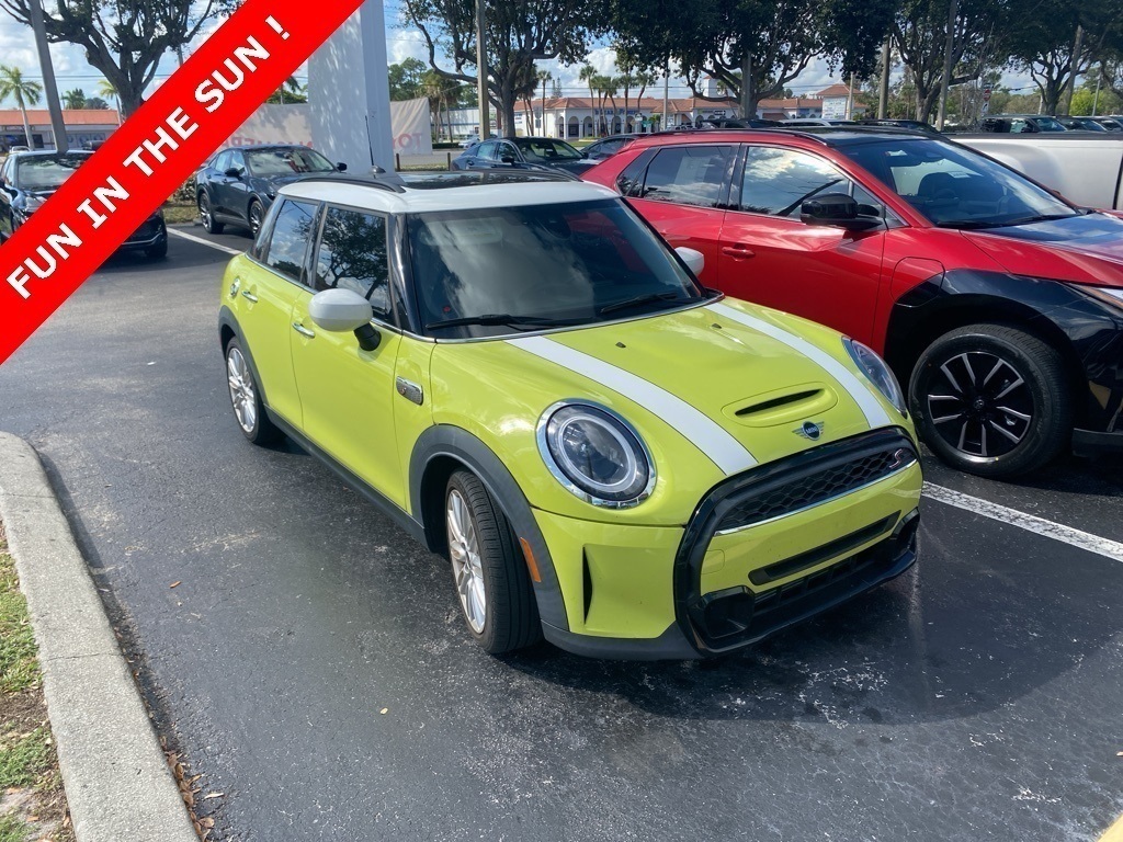 2023 MINI Hardtop 4 Door S's photo