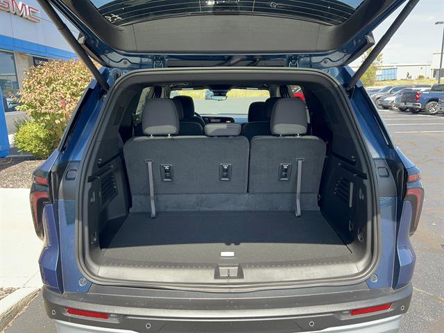2026 Chevrolet Traverse photo 8