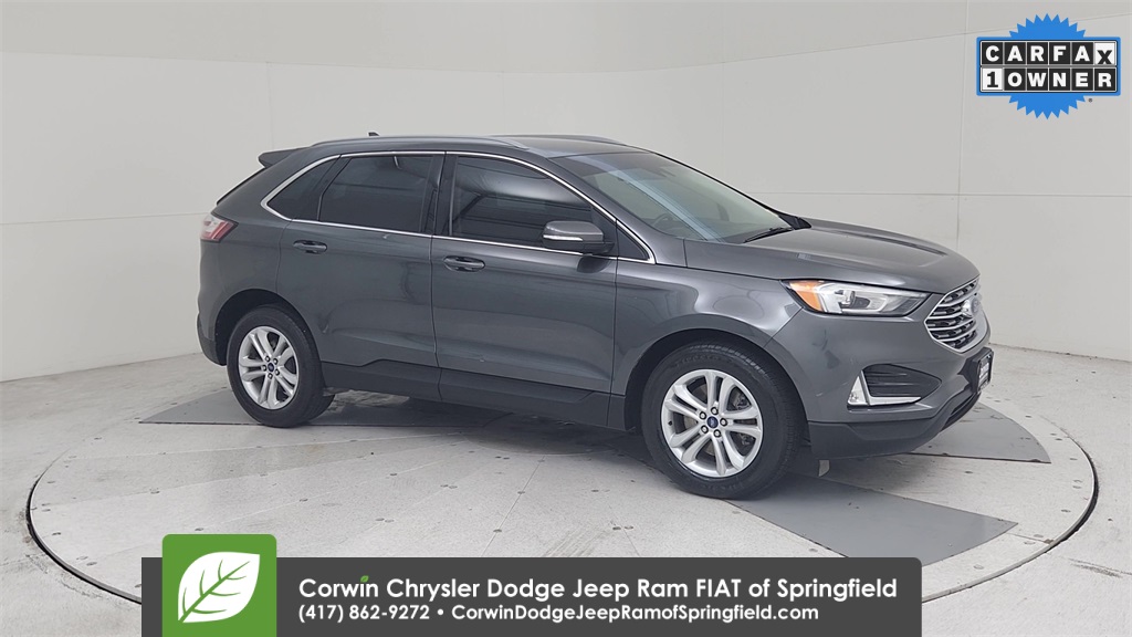 2020 Ford Edge SEL photo 2