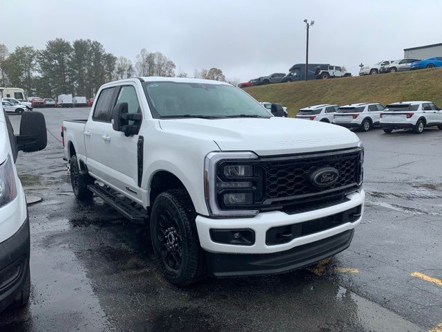 2026 Ford F-350 Lariat photo 2