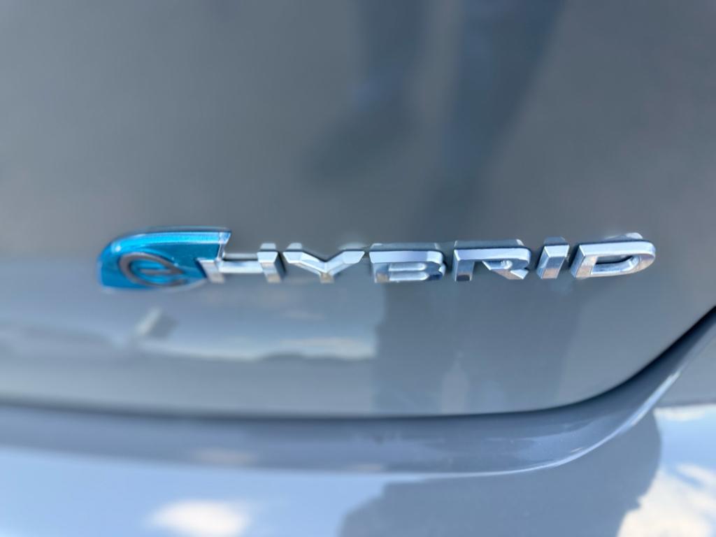 2021 Chrysler Pacifica Hybrid Touring L photo 4